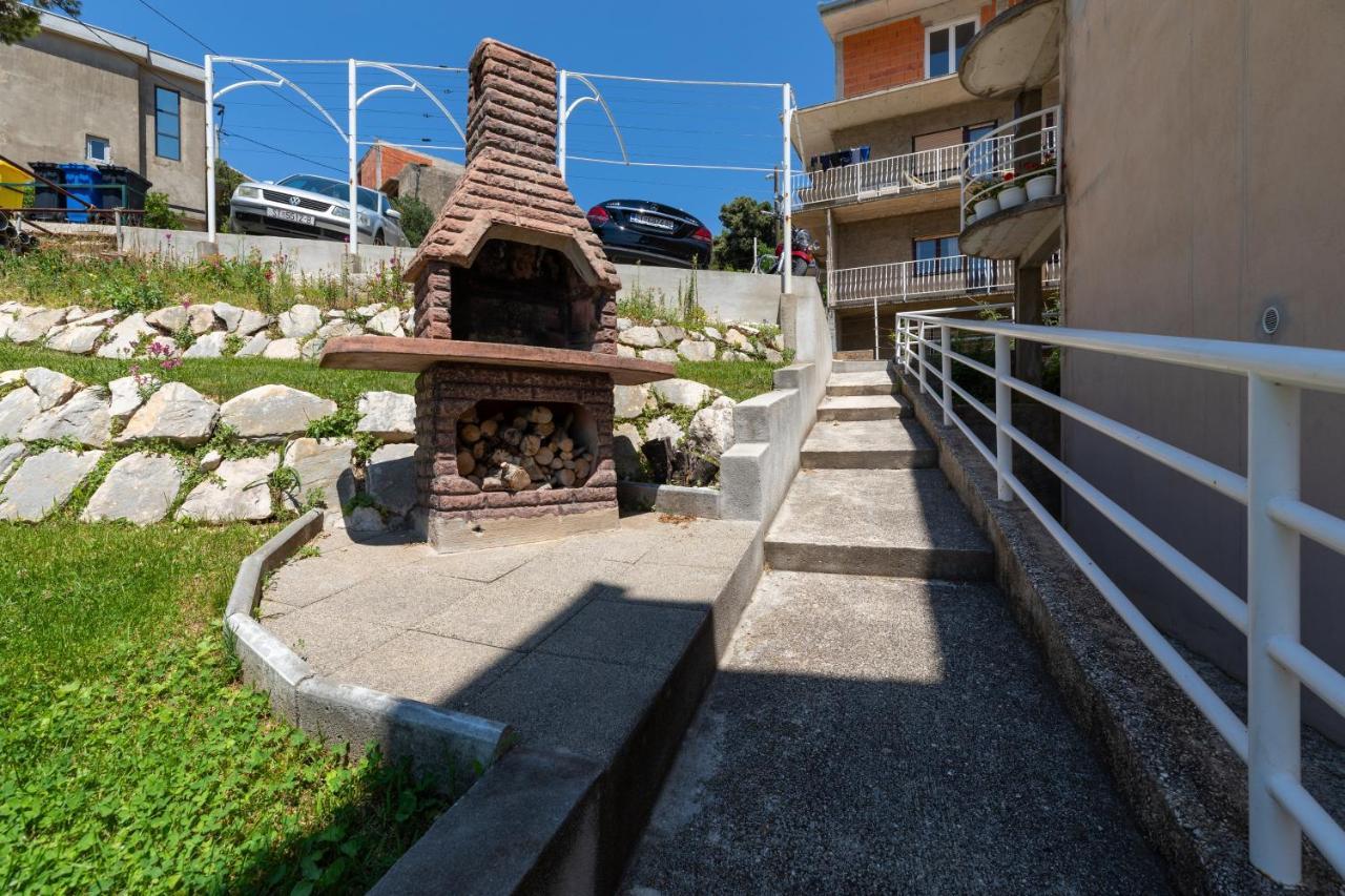 Apartments With A Parking Space Stanici, Omis - 11421 Celina Exterior foto